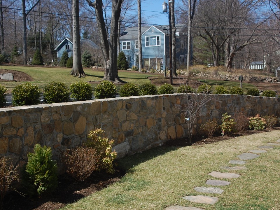 Fieldstone Retaining Wall with Cement Joints